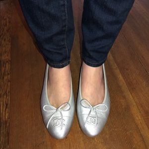 Chanel bow flats size 8 - silver